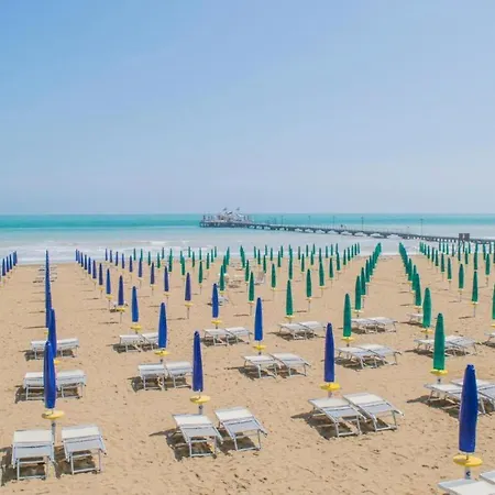 Stylish Torre Bianca 2 Bedroom Sleeps 6 Appartement *
