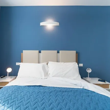 Stylish Torre Bianca 2 Bedroom Sleeps 6 Lignano Sabbiadoro