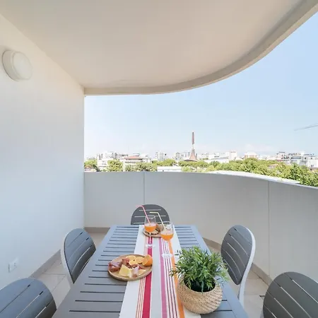 Stylish Torre Bianca 2 Bedroom Sleeps 6 Appartement Lignano Sabbiadoro