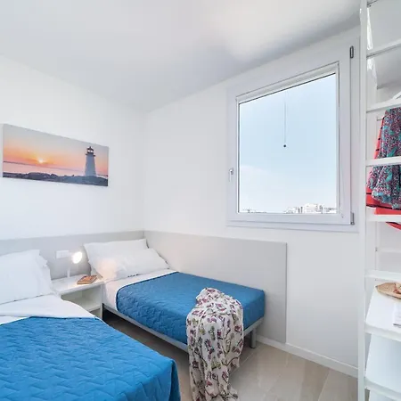 Stylish Torre Bianca 2 Bedroom Sleeps 6 *