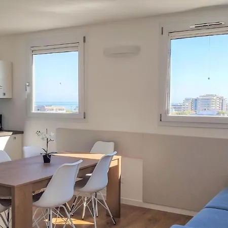 Appartement Stylish Torre Bianca 2 Bedroom Sleeps 6