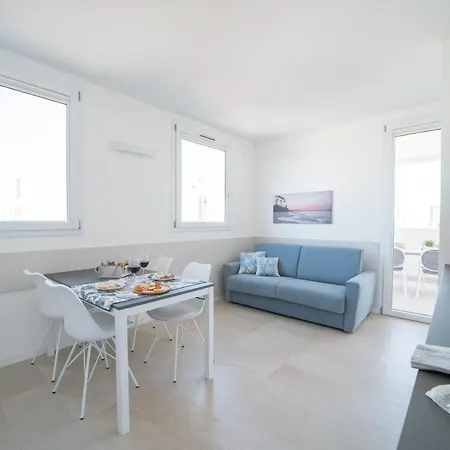Stylish Torre Bianca 2 Bedroom Sleeps 6 Lignano Sabbiadoro